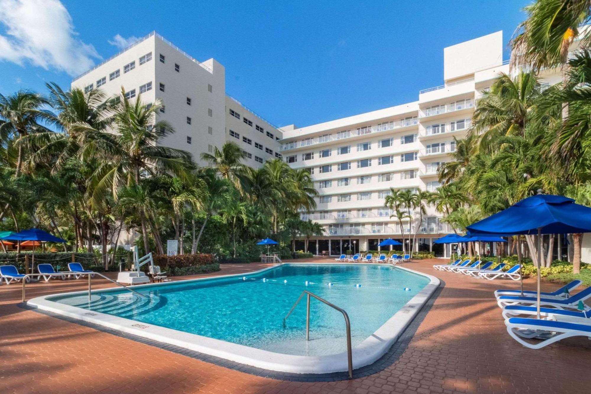 Radisson Resort Маями Бийч Екстериор снимка