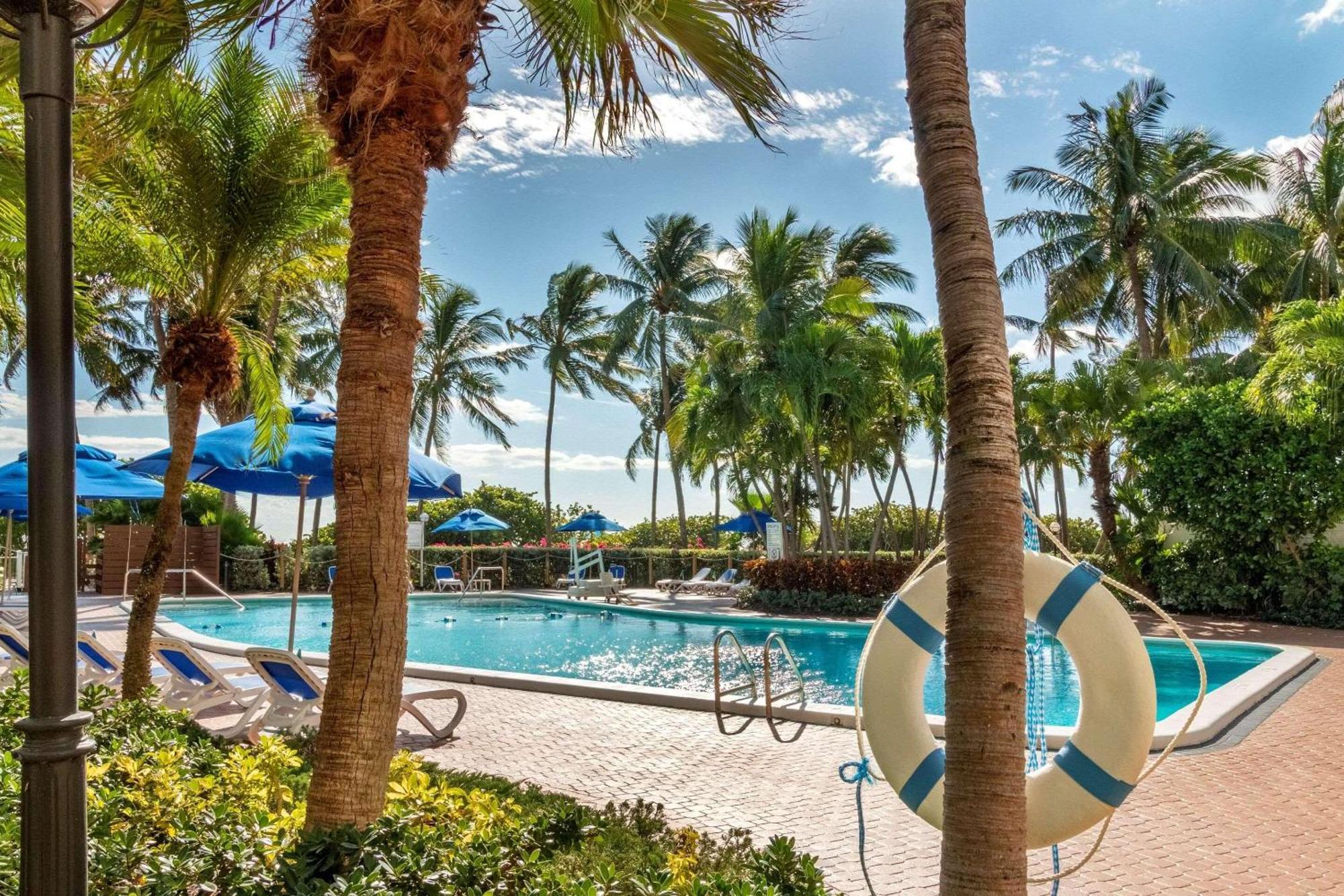 Radisson Resort Маями Бийч Екстериор снимка